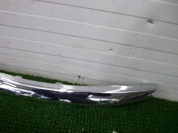 DACIA SANDERO I 08-12 Front Grille Chrome OE image 3