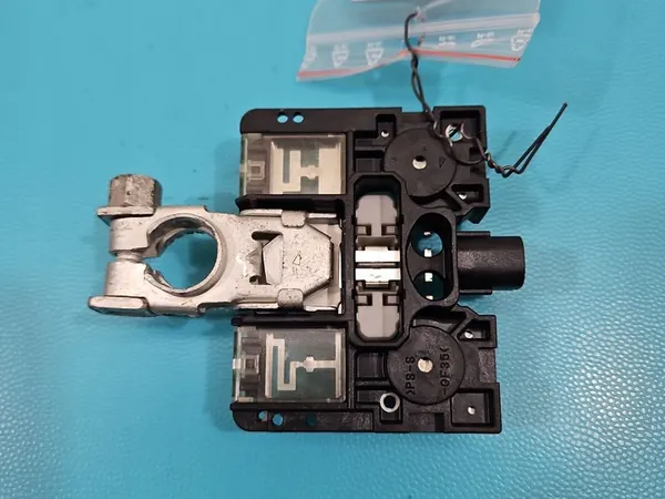 Instalação de Terminal Positivo Lexus IS III 14-25 image 3