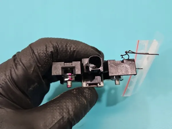 Instalação de Terminal Positivo Lexus IS III 14-25 image 4