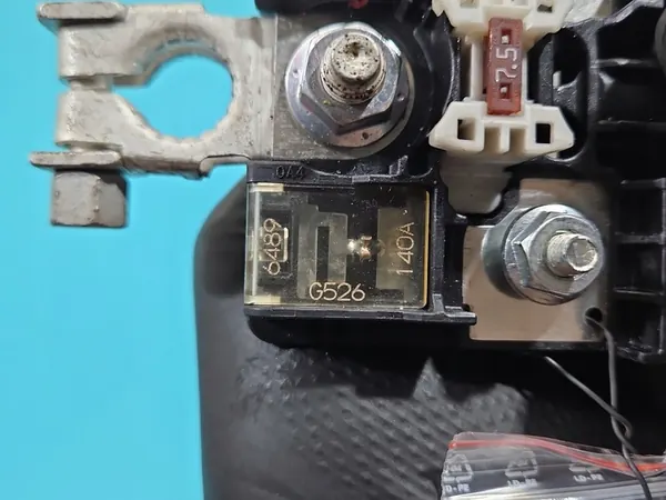 Instalação de Terminal Positivo Lexus IS III 14-25 image 5