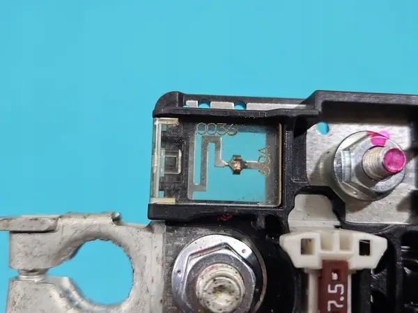 Instalação de Terminal Positivo Lexus IS III 14-25 image 6