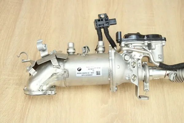 Enfriador EGR BMW 3.0D G30 8574815 8574820 image 3