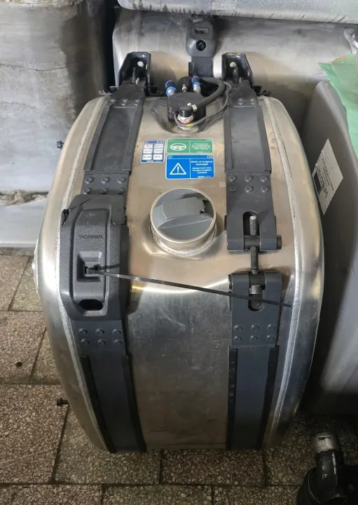 Scania 200L bränsletank OEM 2710455 - Begagnad image 2