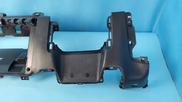 Kia Sorento IV Alapaneeli OEM 84760-P2300 image 3