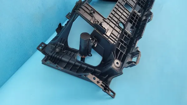 Kia Sorento IV Alapaneeli OEM 84760-P2300 image 5