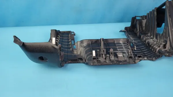 Kia Sorento IV Alapaneeli OEM 84760-P2300 image 9