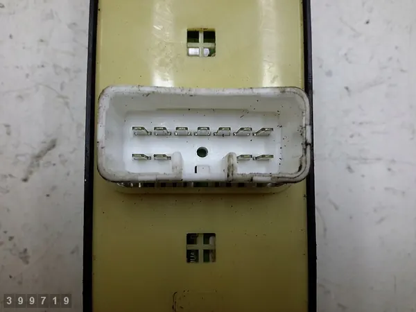 Interrupteur Hyundai Santa Fe 2003 9357026100 image 3