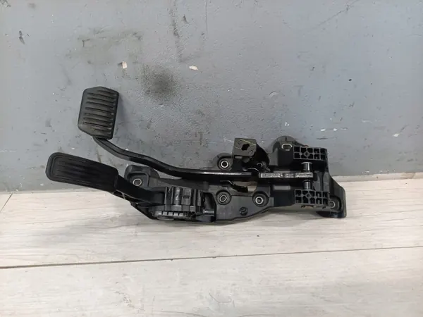 Gasreglage OEM DG9C9F836AD för Lincoln Continental image 2