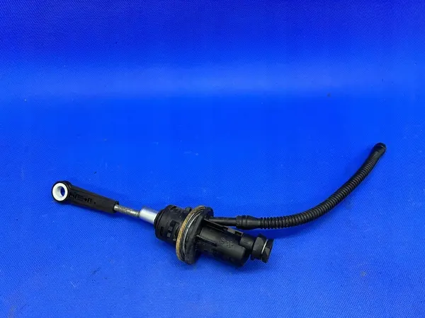 Bomba de embrague AUDI A4 A5 A6 Q5 8K2721401E image 2