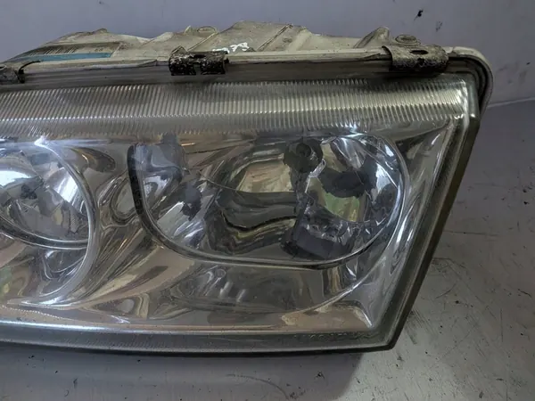 Volvo S40 V40 Vasemman etuvalon 30899682 image 3