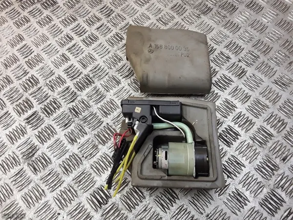Mercedes centrale sluitpomp OEM A1688000035 - Gebruikt image 2