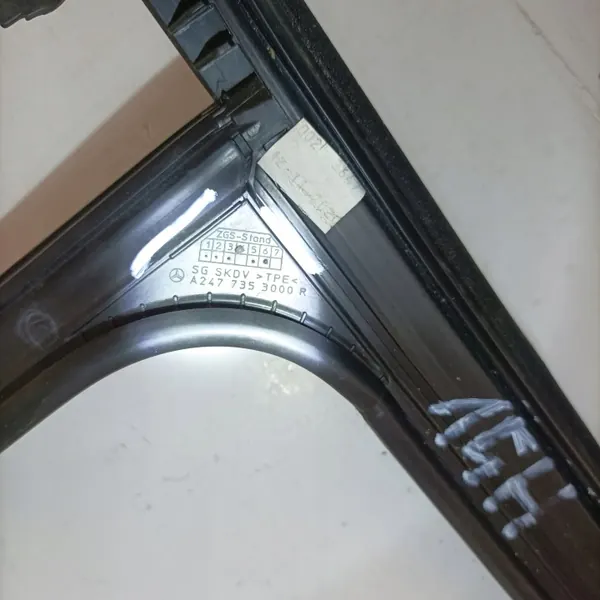 Deur Afdichting Rechts Achter OEM A2477353000 Mercedes image 8