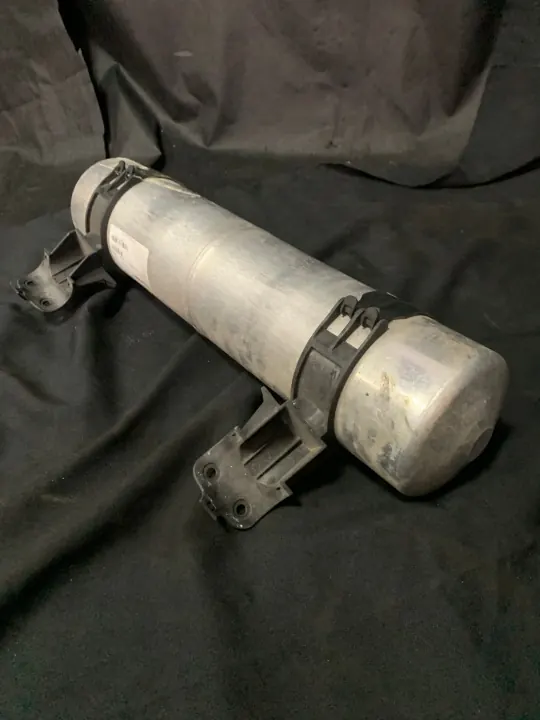 Tesla Lufttank OEM 6006408-00-A - Gebraucht image 3