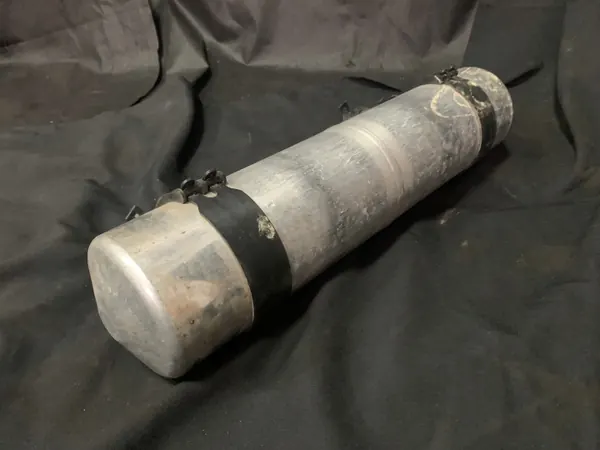 Tesla Lufttank OEM 6006408-00-A - Gebraucht image 4