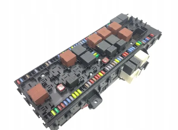 Caixa de fusíveis Volvo OEM 21543295 - Estado usado image 6