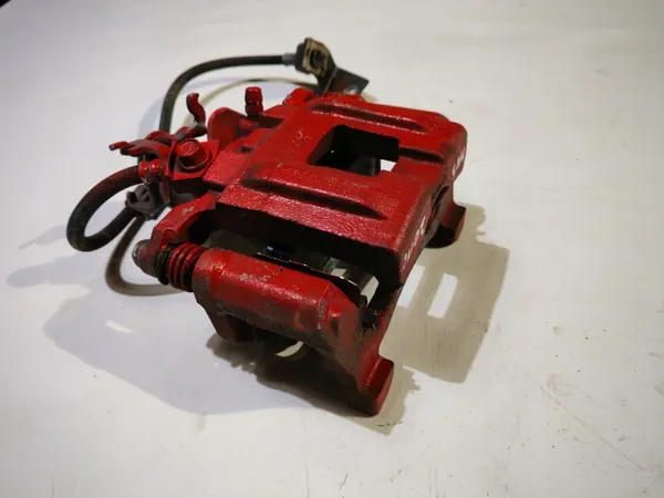 Bromsok bak höger OEM 897867678 Ford Mustang image 4