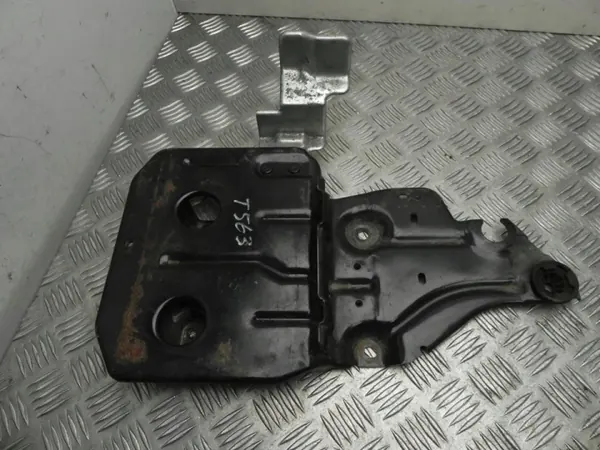 Pakoputken kiinnitys OEM E292 Nissan Juke F15 image 2