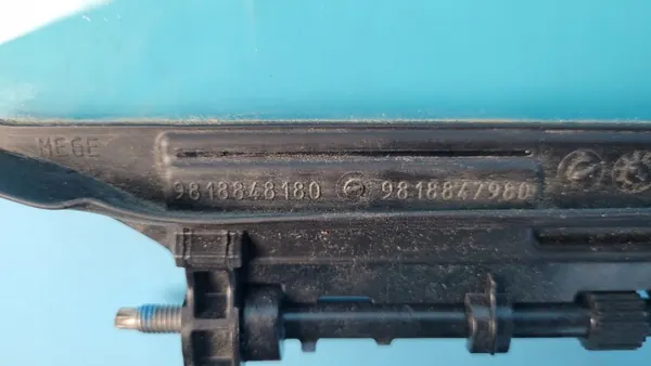 Peugeot 508 II Taka-Oikea Kolmiokulma OEM 9818848180 image 10