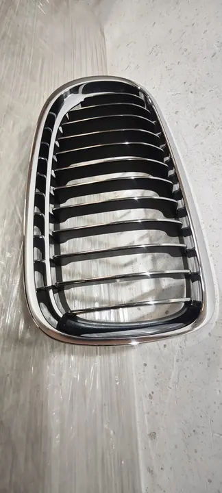 Right Kidney Grill for BMW 3 E90 LCI image 2