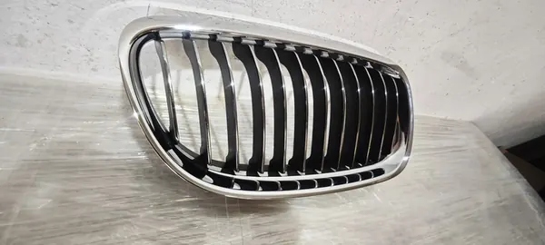 Right Kidney Grill for BMW 3 E90 LCI image 3