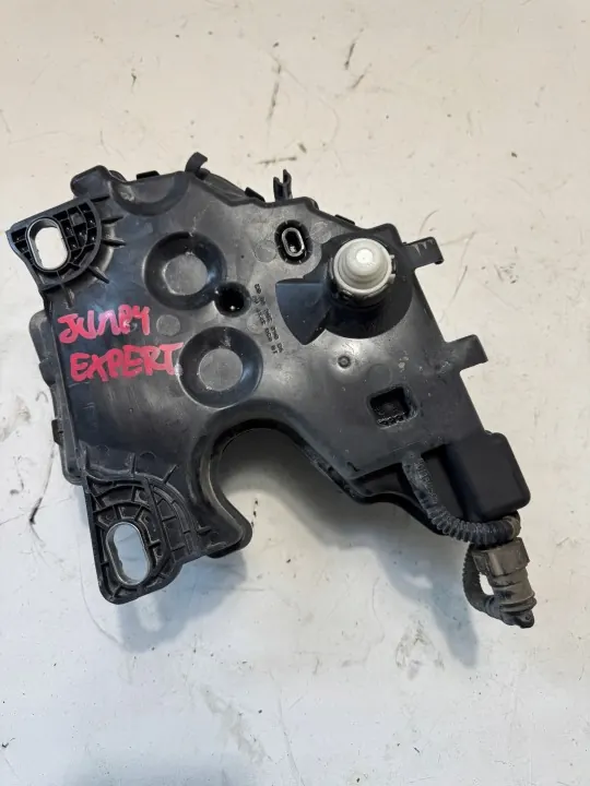 Réservant AdBlue OEM 9806830680 d'occasion Citroen Expert image 2