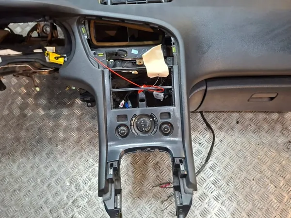 Panneau de console OEM S26279063 pour Peugeot 3008/5008 image 6