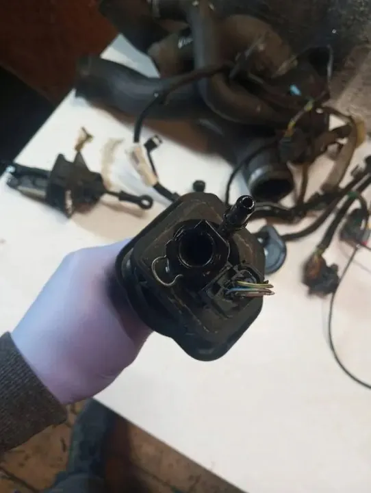 Kytkyn sylinteri OEM BV617A542BB Volvo S60 II:lle image 3