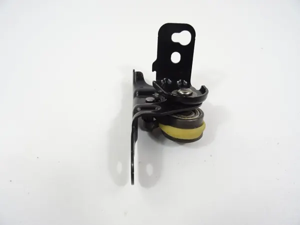 Mazda 6 baksätes gångjärnsfäste vänster OEM 2013-2016 image 4