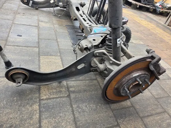 OEM BELKA ZAWIESZENIE Taka-akselipalkki Kia Ceed II image 3