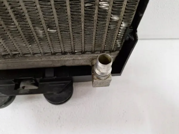 Refroidisseur d'huile BMW 7 F01 3.0D OEM 17217572542 Occasion image 3