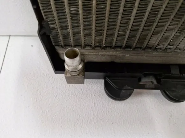 Refroidisseur d'huile BMW 7 F01 3.0D OEM 17217572542 Occasion image 4