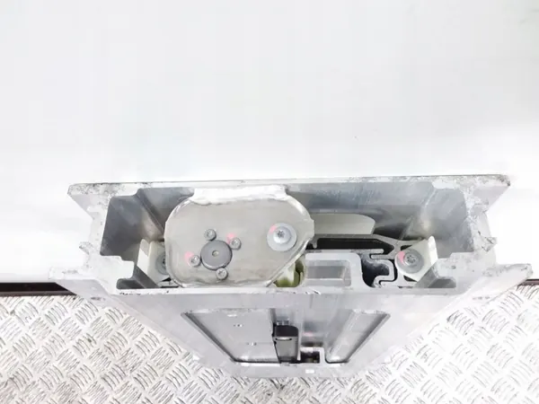 Volkswagen Eos Rollbeugel OEM 1Q0880077A - Gebruikt image 7