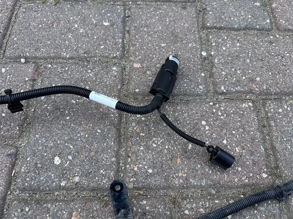 Tubo AdBlue completo AUDI A4 B9 2.0 TDI 04L131960B image 2