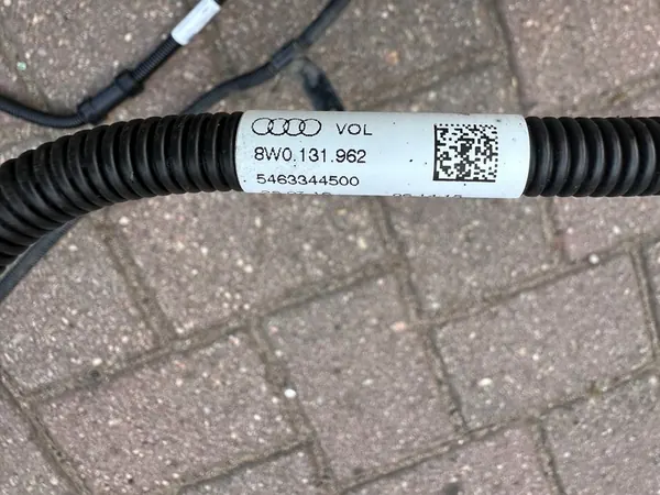 Tubo AdBlue completo AUDI A4 B9 2.0 TDI 04L131960B image 5