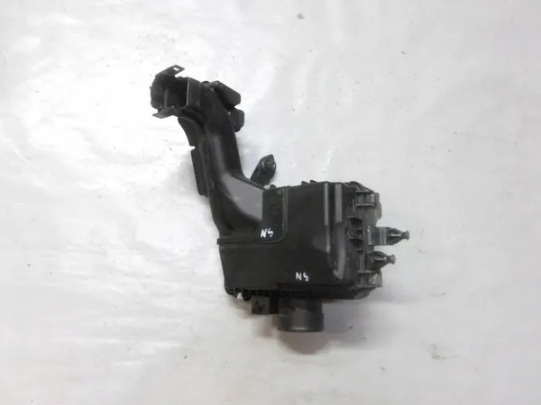 Nissan Luftfilterhus OEM WIT6317 - Begagnad image 2