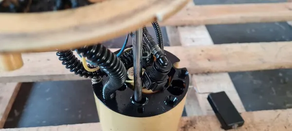 Bomba de Combustível Audi A6 C6 2.0 TDI 4F0919088P image 5