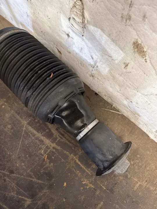 Porsche Macan Sac Suspension Pneumatique OEM 95B616002G image 4