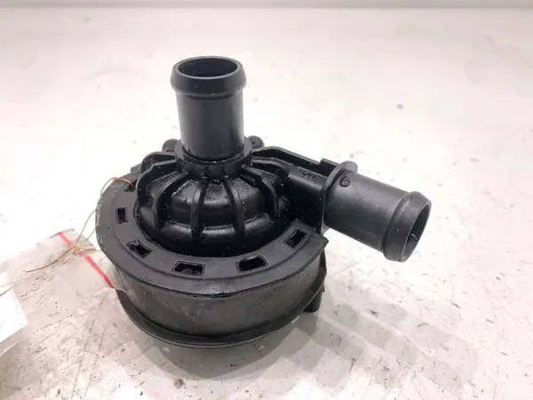 Pompe à eau OEM 3Q0965567E pour Skoda Octavia IV 2.0 image 2