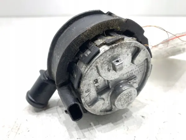 Pompe à eau OEM 3Q0965567E pour Skoda Octavia IV 2.0 image 3