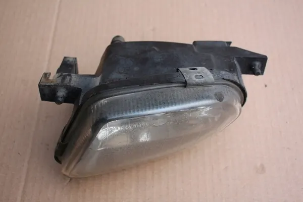 Farol de neblina esquerdo Mercedes W211 2118200556 image 2