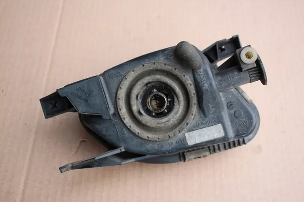 Farol de neblina esquerdo Mercedes W211 2118200556 image 3