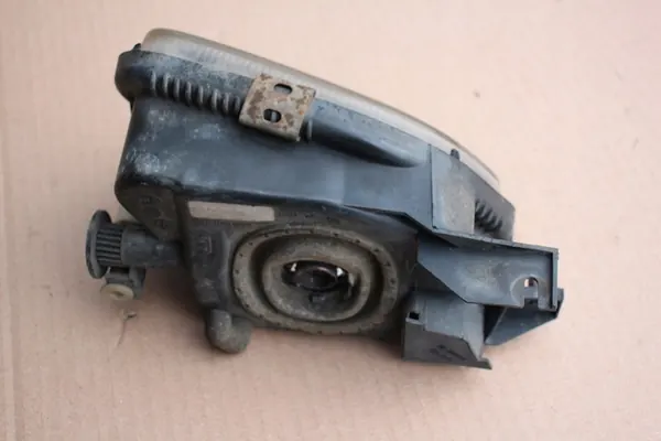 Farol de neblina esquerdo Mercedes W211 2118200556 image 4