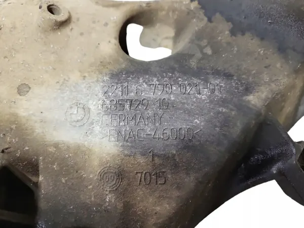 BMW X5 E70 airco-compressorbeugel OEM 68572910 image 6