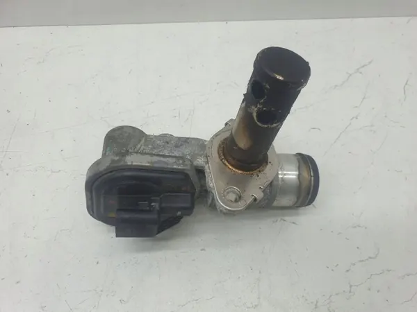 Pièce moteur Dodge Durango d'occasion OEM 161831026 image 2