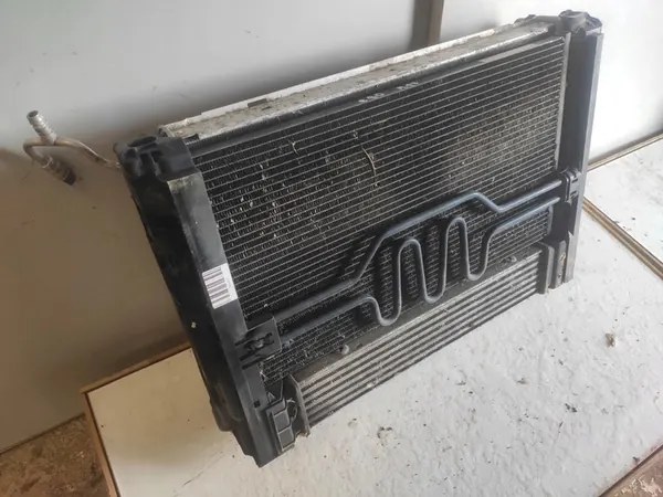 Conjunto de intercooler completo BMW e90 18d image 3
