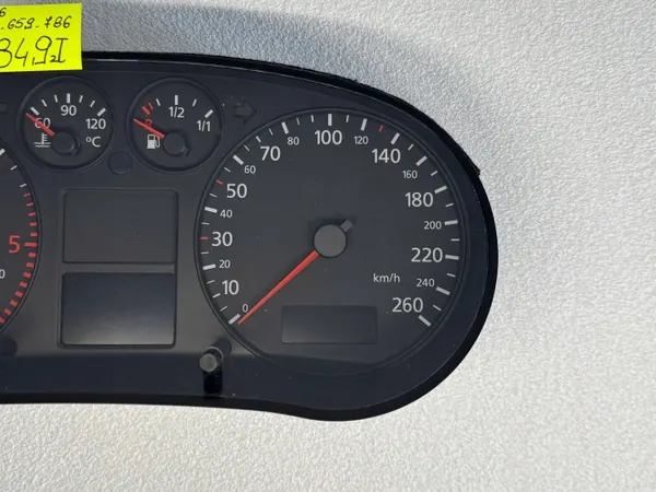 Audi A3 8L FL 1.8 Compteur 8L0920900N image 3