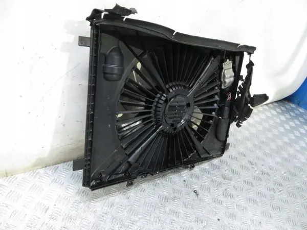 Radiatorventilator Mercedes-Benz OE A2045000393 - Gebruikt image 7