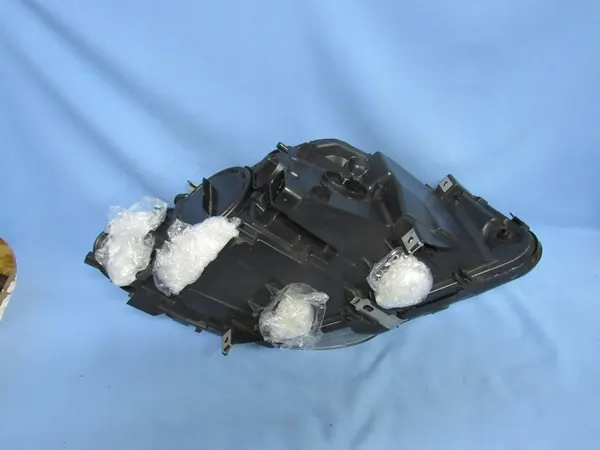 Farol esquerdo BMW F10 F11 pré-facelift Bi-Xenon image 9