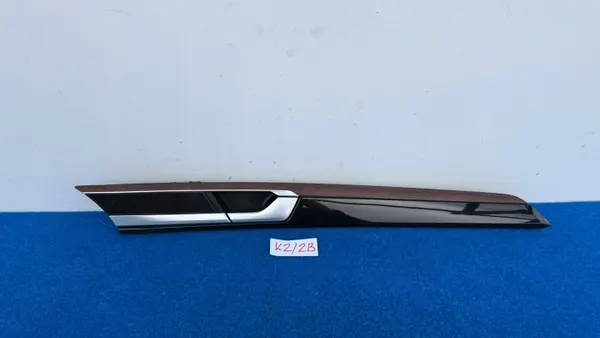 VW Arteon Dörrlist OEM 3G8867586 Höger Sida image 2