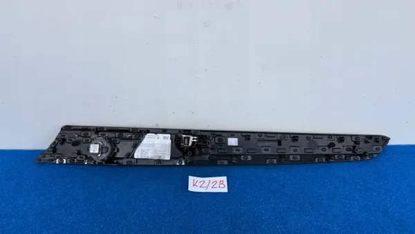 VW Arteon Dörrlist OEM 3G8867586 Höger Sida image 5